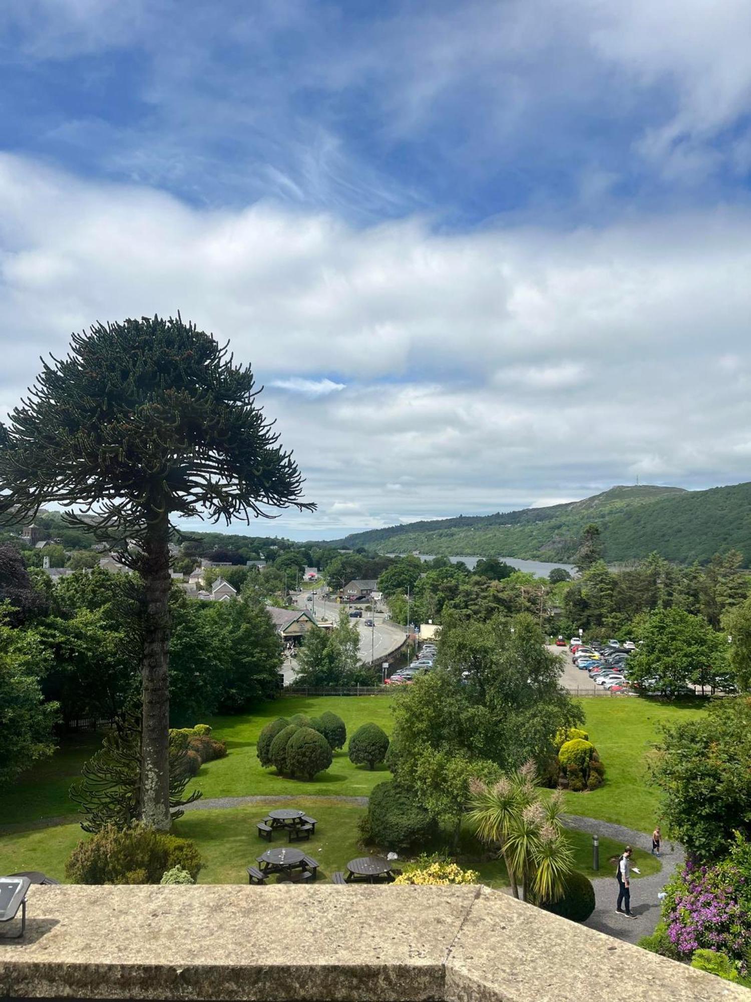 Royal Victoria Hotel Snowdonia ลานเบอริส ภายนอก รูปภาพ
